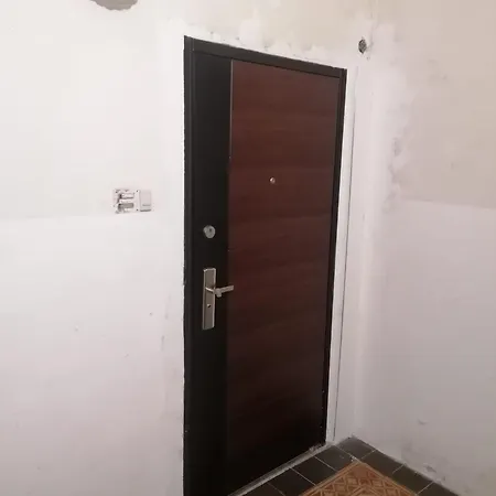 Apartment 2 Botanical Garden Budget